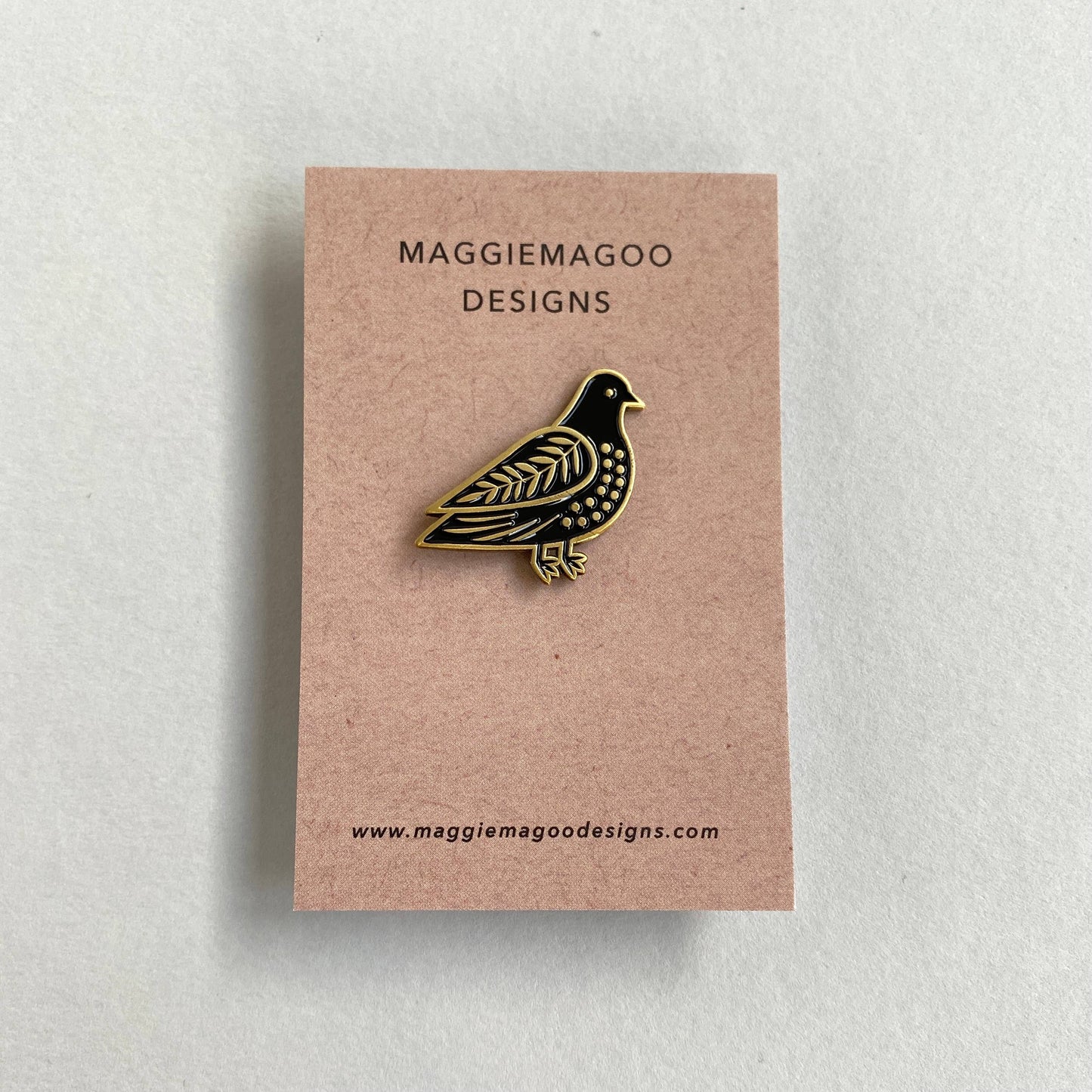 Maggiemagoo Designs Pin Badge: Pigeon