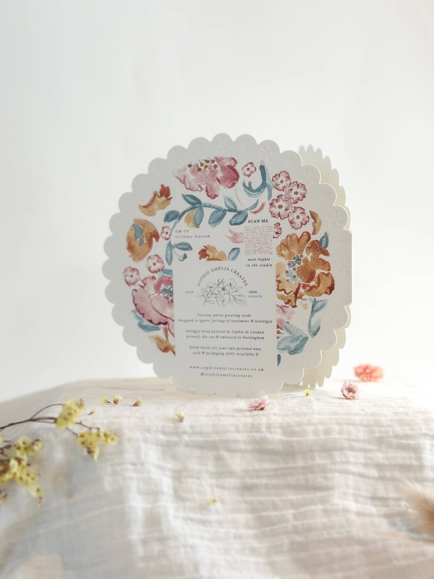 Birthday blossom - circular embossed card