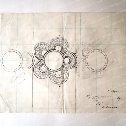 Technical drawing of a circular mechanical component on a grid background