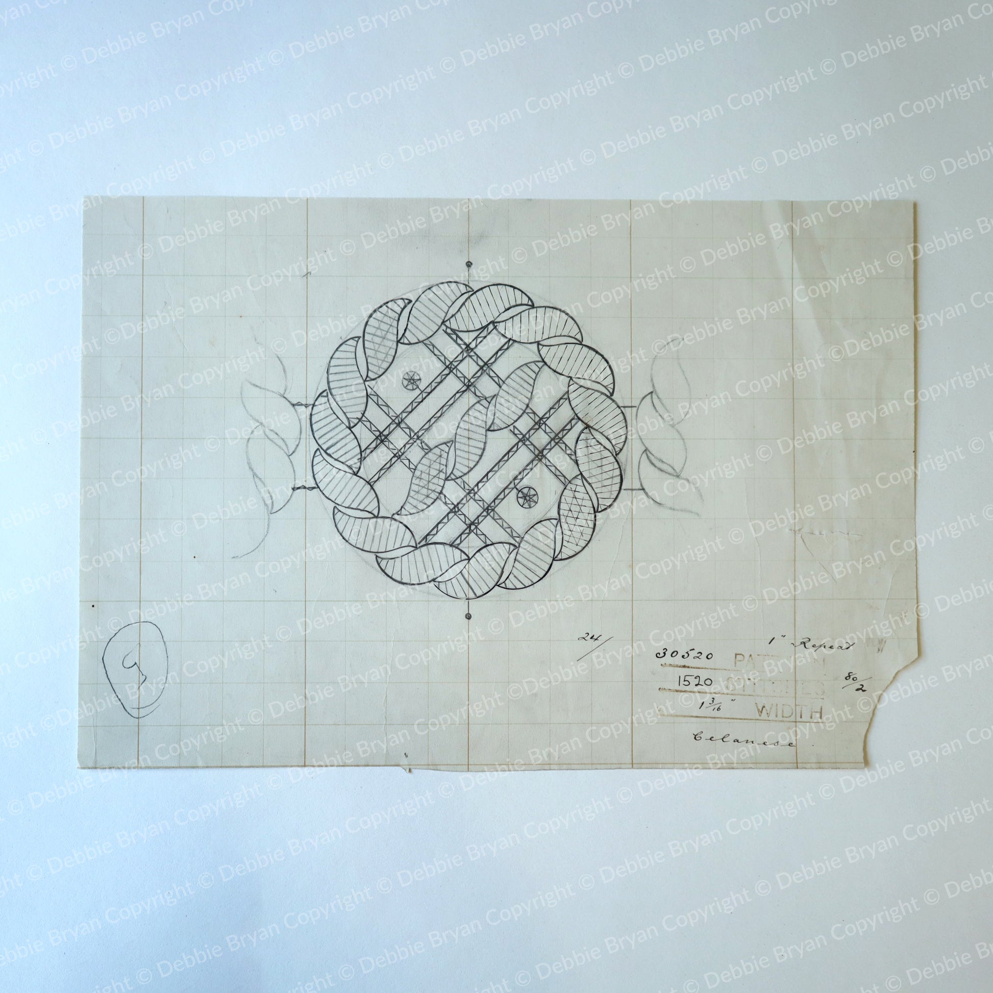 Technical drawing of a knot on a light blue background
