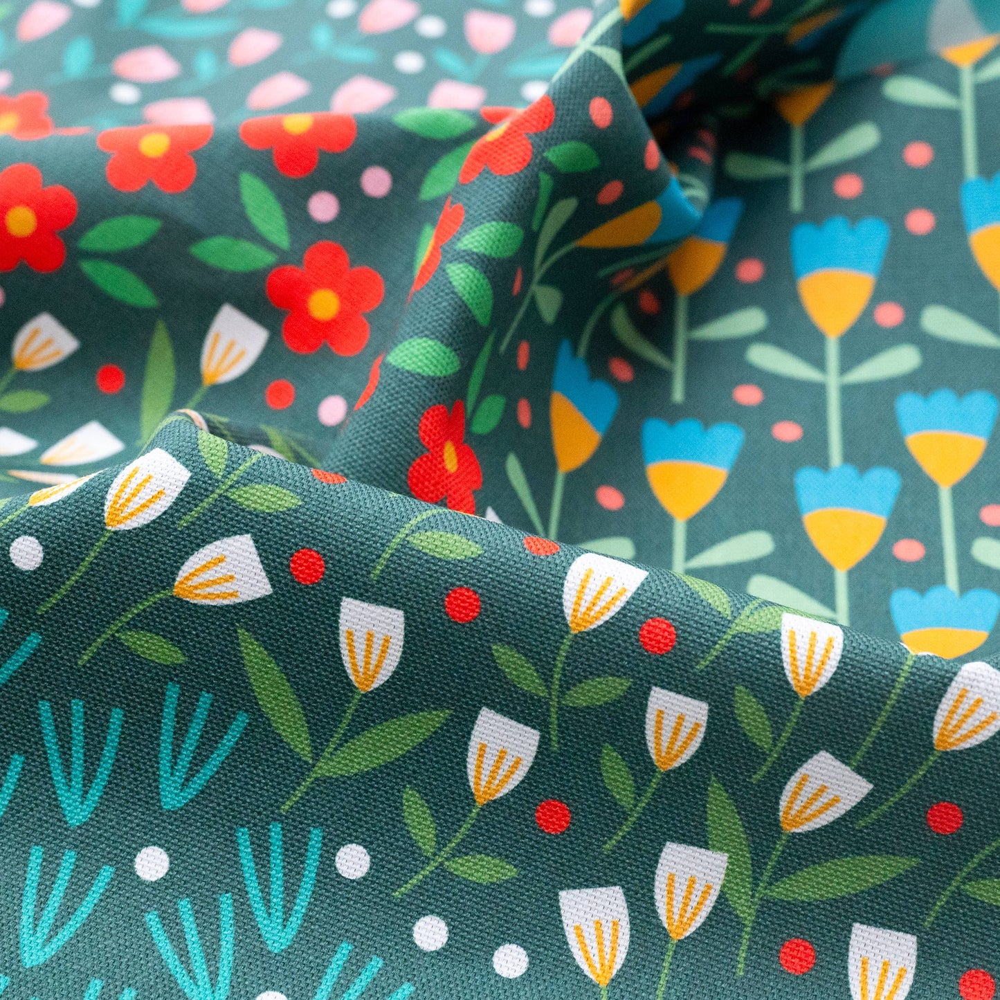 Cotton tea towel with flower design 